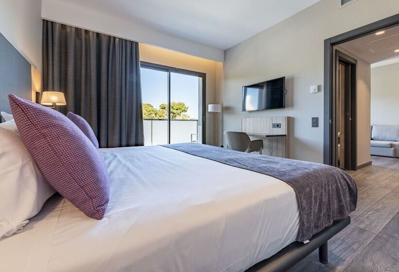 اتاق خانوادگی, Astari