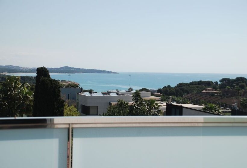 اتاق استاندارد با تراس و چشمانداز دریا, Astari