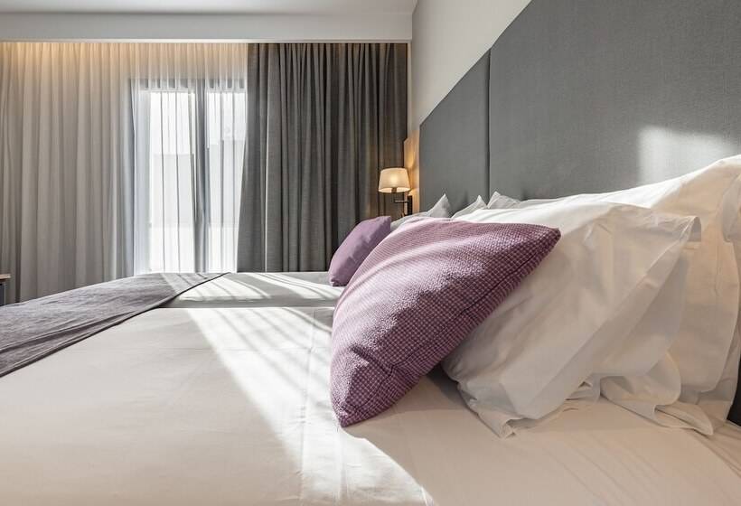 اتاق استاندارد با چشمانداز شهر, Astari