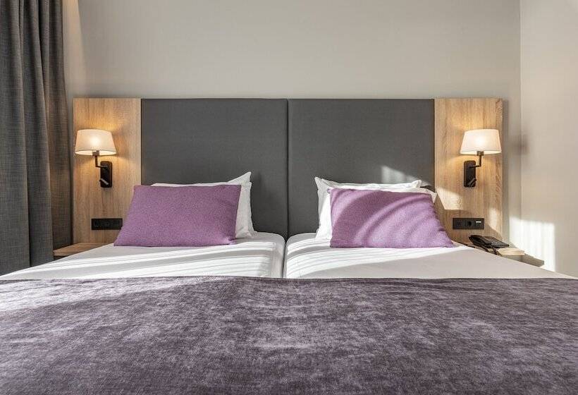 اتاق استاندارد با چشمانداز شهر, Astari