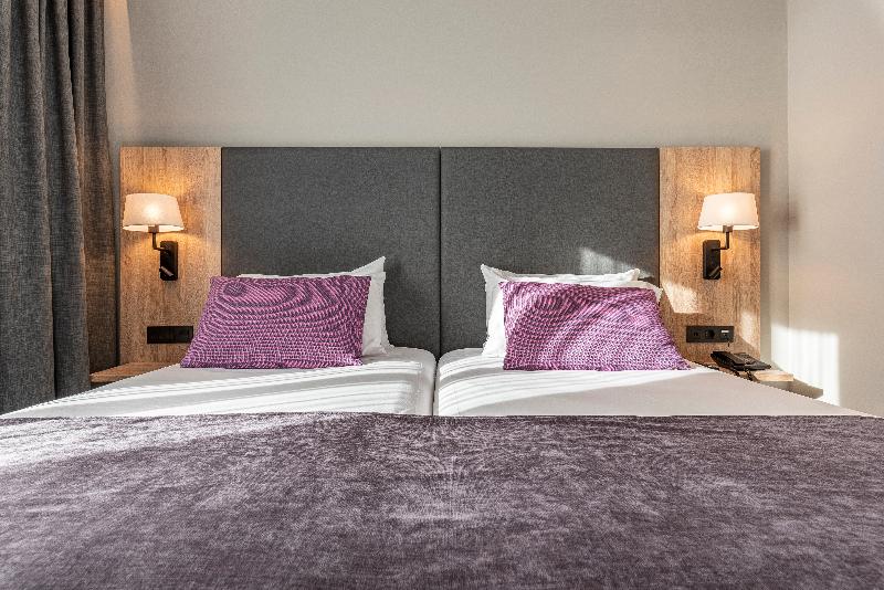 اتاق استاندارد با چشمانداز شهر, Astari