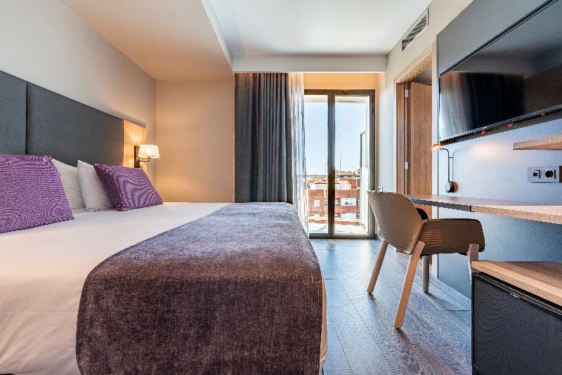 اتاق استاندارد با چشمانداز شهر, Astari