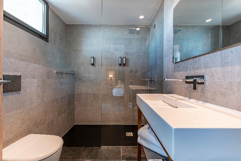 اتاق استاندارد با چشمانداز شهر, Astari