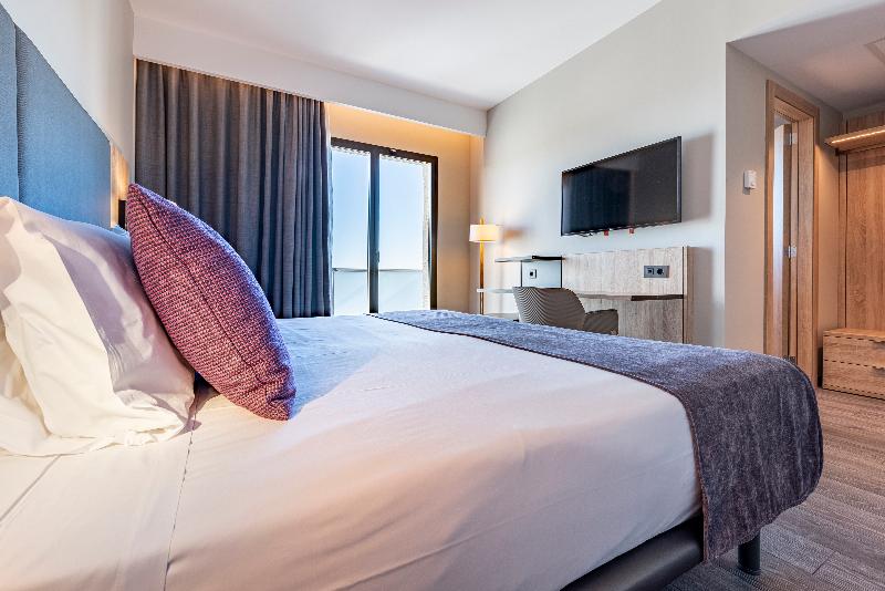 اتاق استاندارد با تراس و چشمانداز دریا, Astari