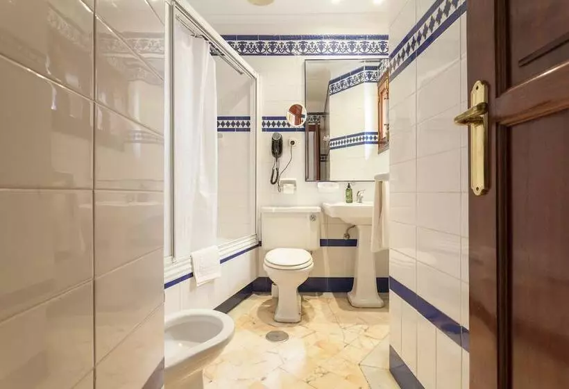 Habitación Triple Estándar, Baco