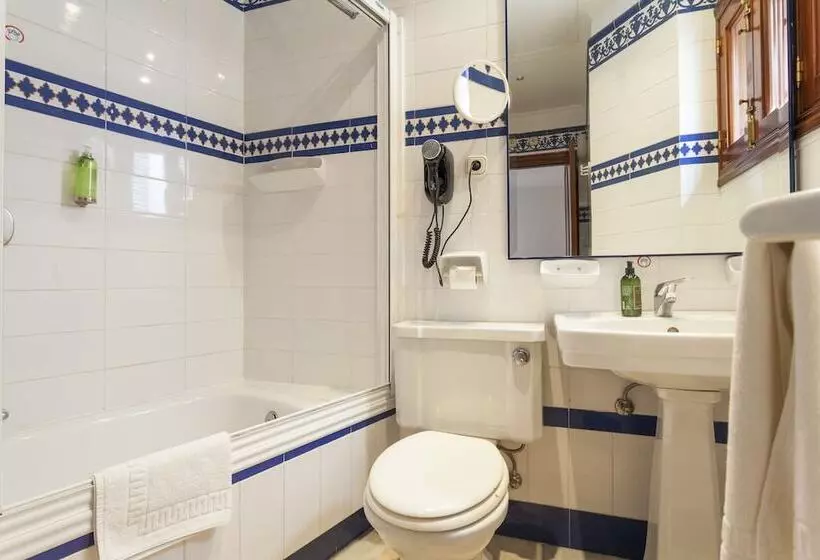 Habitación Triple Estándar, Baco
