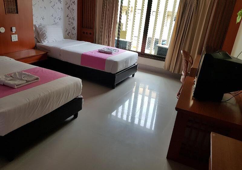 اتاق استاندارد سه نفره, Baco