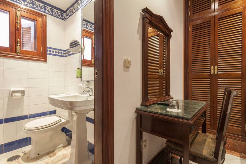 اتاق اکونومی یک تخته, Baco