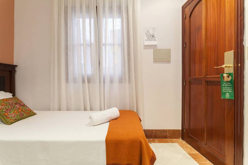 اتاق اکونومی یک تخته, Baco