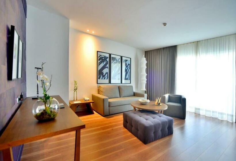 자쿠지 스위트, Barcelo Sevilla Renacimiento