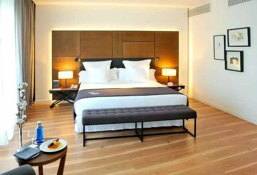 Sviitti Poreallas, Barceló Sevilla Renacimiento