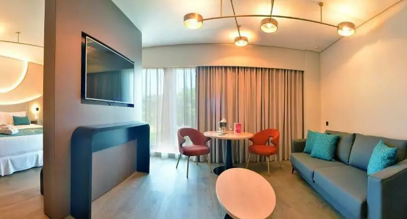 Perhesviitti, Barceló Sevilla Renacimiento