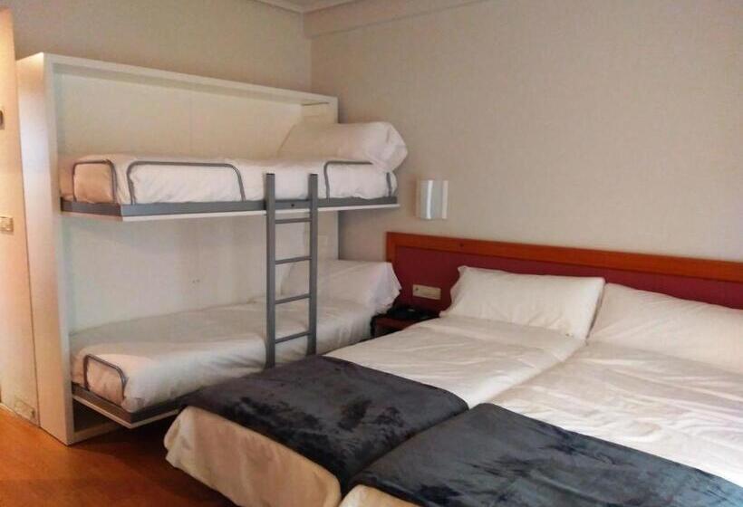 スタンダードトリプルルーム, Brujas De Irues