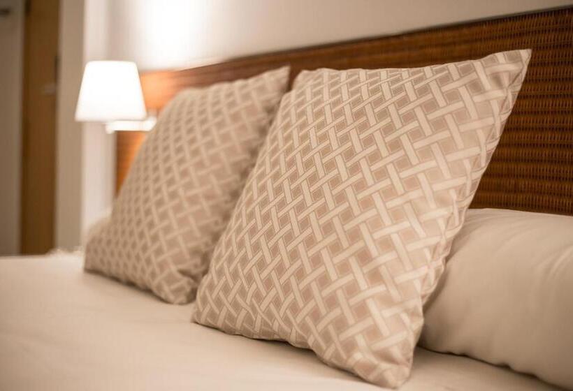 标准间, Carlos Iii