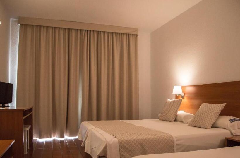 标准三人间, Carlos Iii