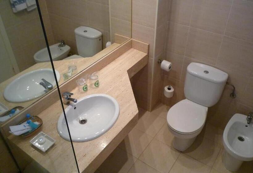 标准三人间, Carlos Iii