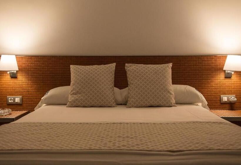 小型套房, Carlos Iii