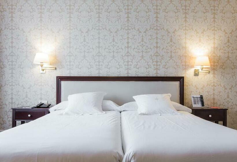 غرفة قياسية, Carlton