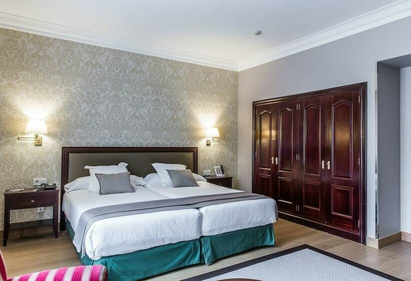 غرفة قياسية, Carlton