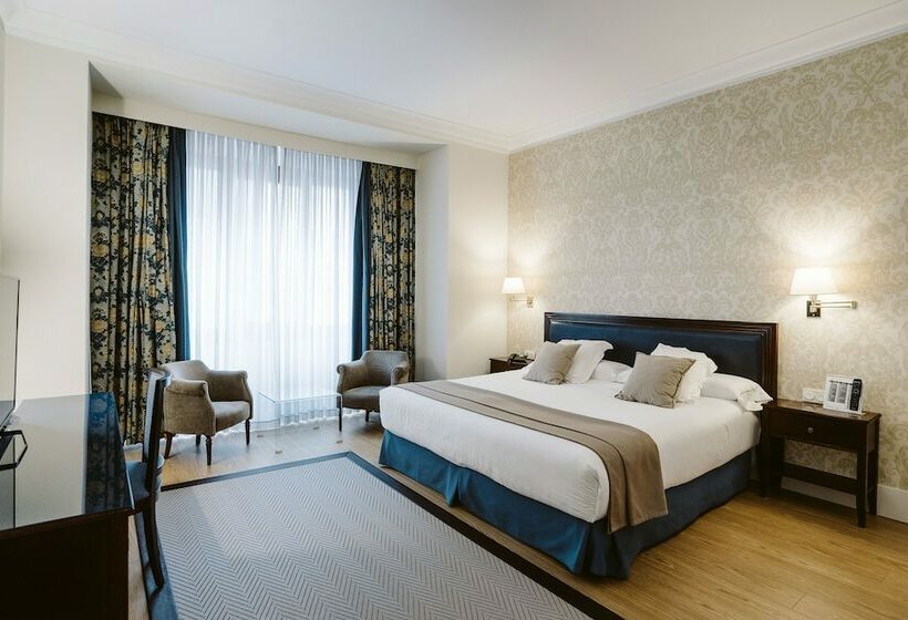 غرفة قياسية, Carlton