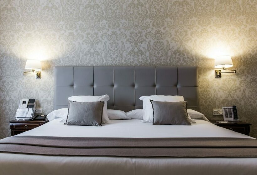 غرفة قياسية, Carlton