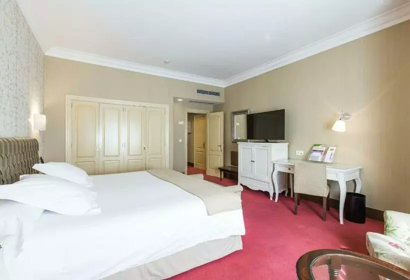 Superior-huone, Carlton