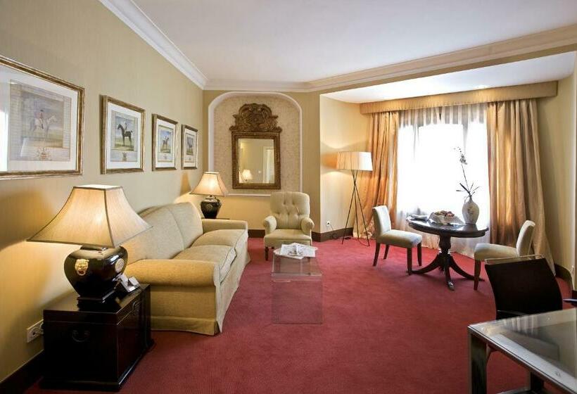 جناح جونيور, Carlton