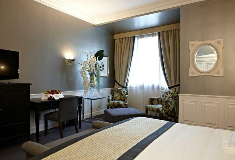 جناح جونيور, Carlton