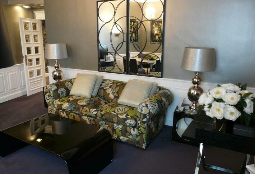 جناح جونيور, Carlton