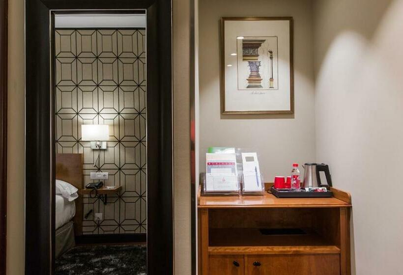 غرفة قياسية فردية, Carlton