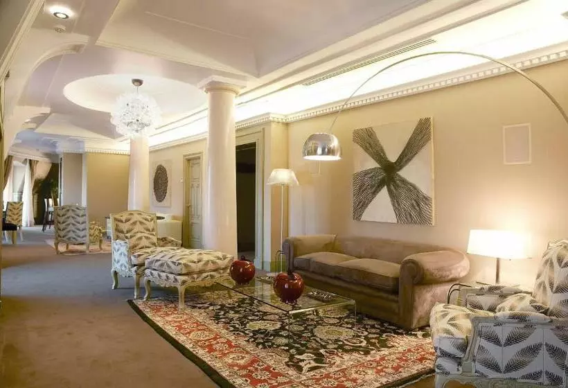 Presidenttisviitti, Carlton