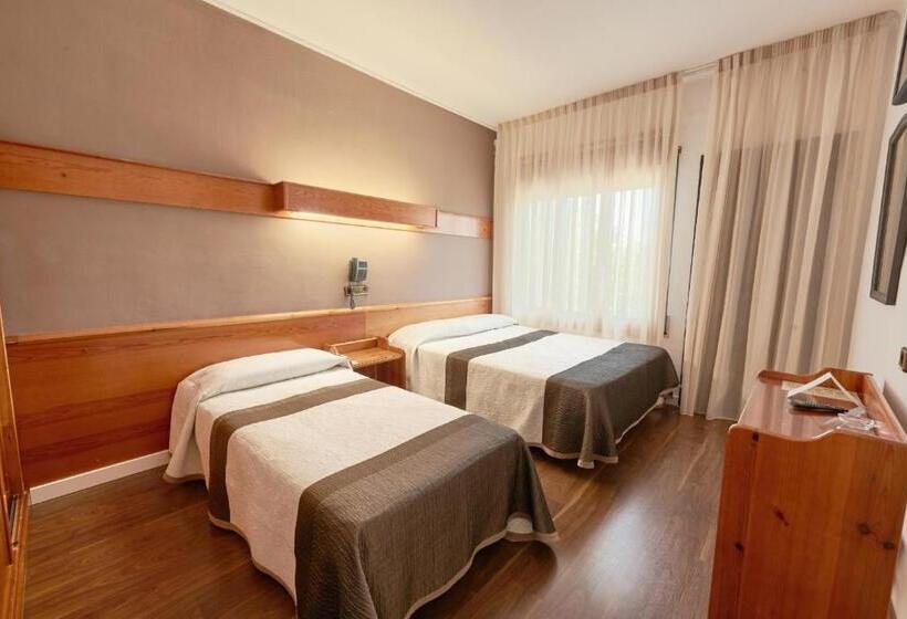 غرفة قياسية ثلاثية, Checkin Flamingo