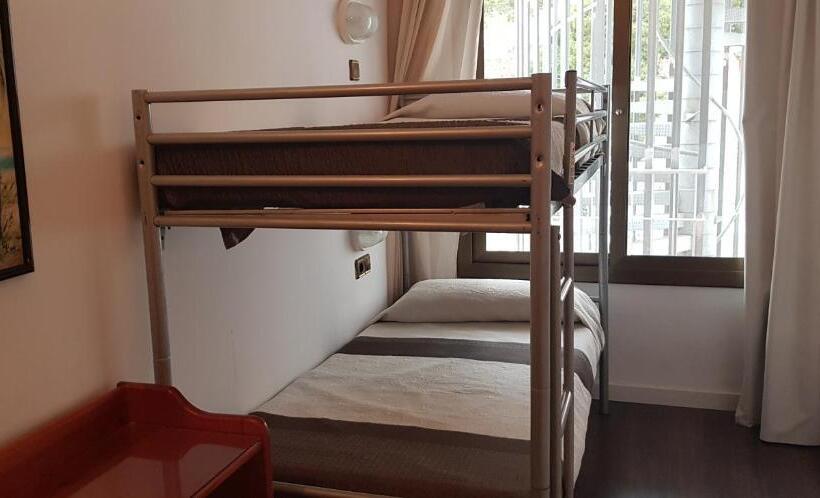 غرفة قياسية رباعية, Checkin Flamingo