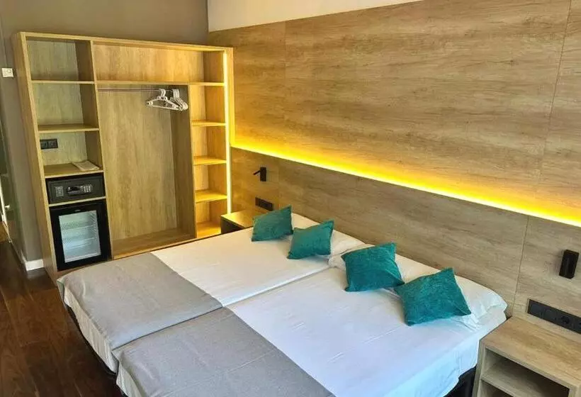 Quarto superior, Checkin Flamingo