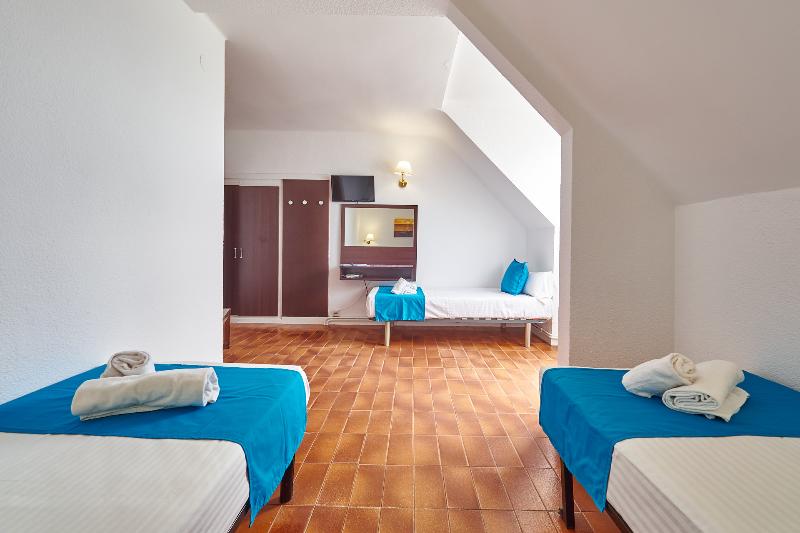 Номер Стандарт Трехместный, Checkin Torredembarra