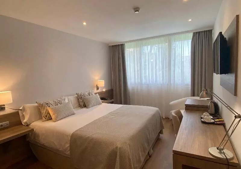 Standard Kolmen Hengen Huone, Colon Rambla