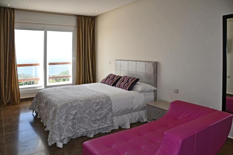 ファミリールーム, Colon Rambla