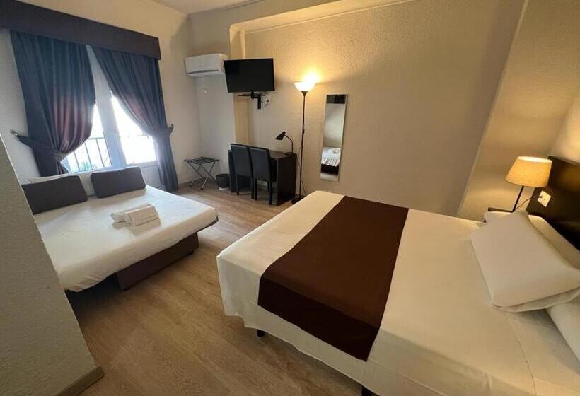 标准三人间, El Pozo