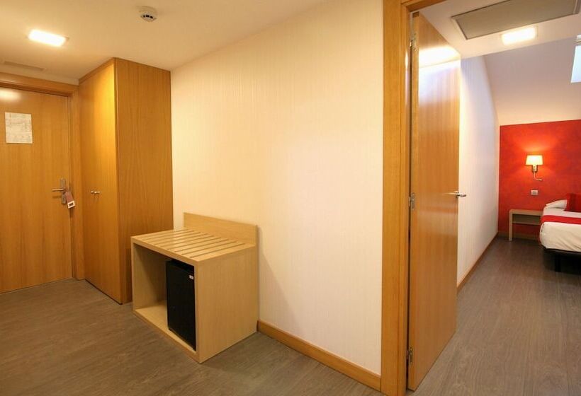 غرفة عائلية, Ele Enara Boutique