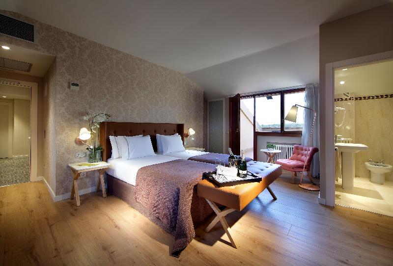 غرفة قياسية مزوَّدة بتراس, Exe Casa De Los Linajes