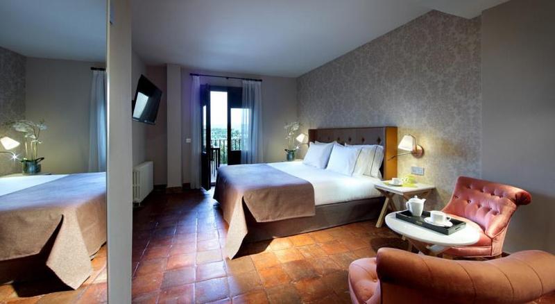 غرفة قياسية, Exe Casa De Los Linajes