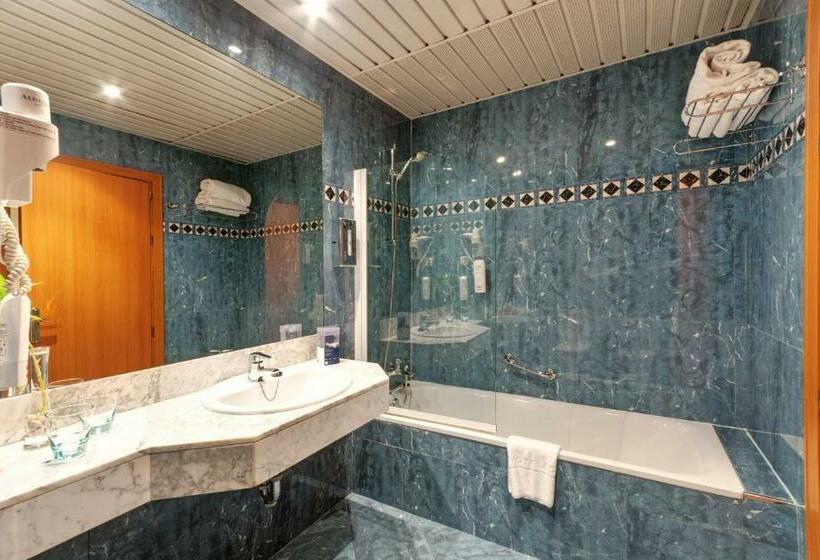 标准间, Exe Sevilla Macarena