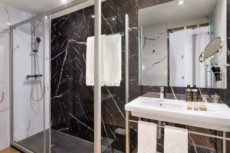 سوییت جونیور, Exe Sevilla Macarena