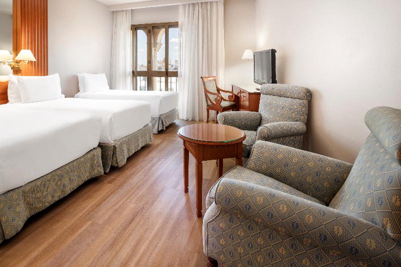 家庭间, Exe Sevilla Macarena