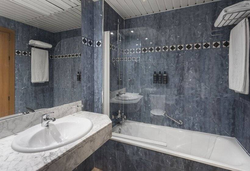 标准单人间, Exe Sevilla Macarena