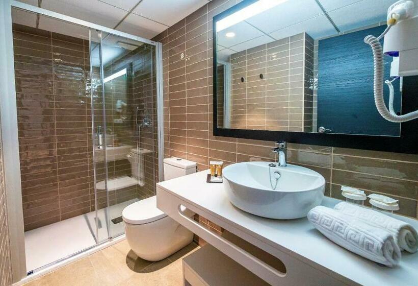 חדר משפחתי, Golden Port Salou & Spa