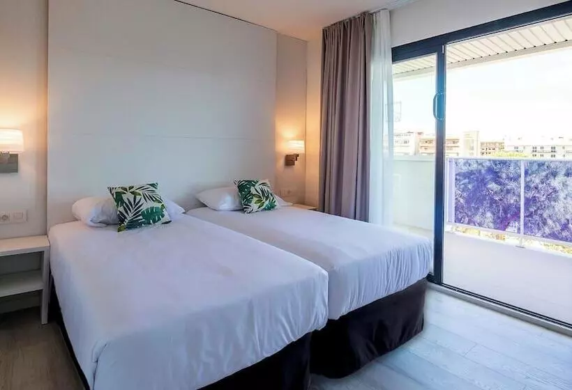 プールビューファミリールーム, Golden Port Salou & Spa