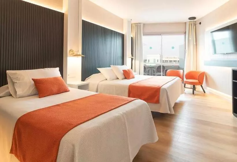 プールビューコンフォートルーム, Golden Port Salou & Spa
