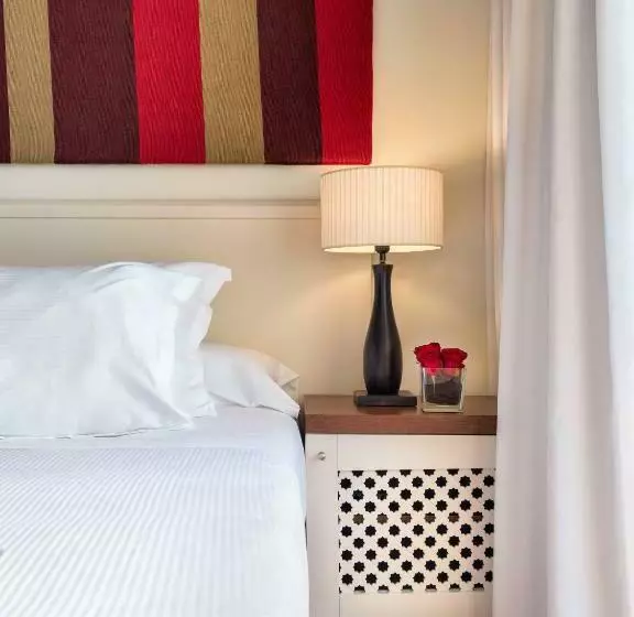 اتاق استاندارد با چشمانداز استخر, H10 Vintage Salou - Adults Only