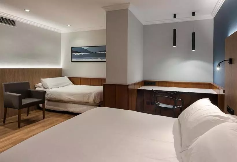 اتاق استاندارد سه نفره, Ibis Styles Figueres Ronda